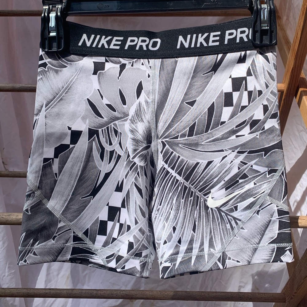 Nike Pro Girls Athletic Shorts